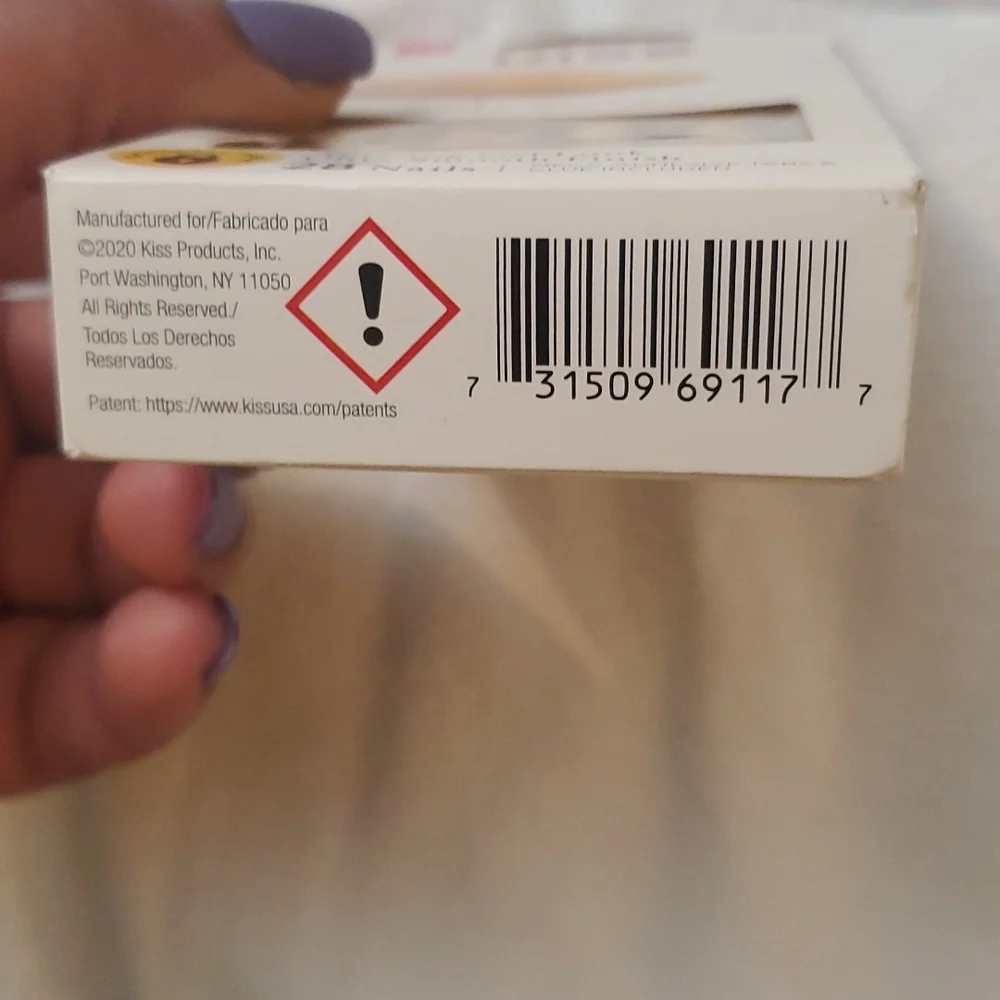 Kiss 💋 Press On Nails - Picture 2 of 6